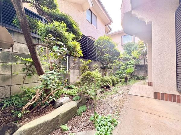 練馬区大泉学園町3丁目の中古一戸建て(庭)