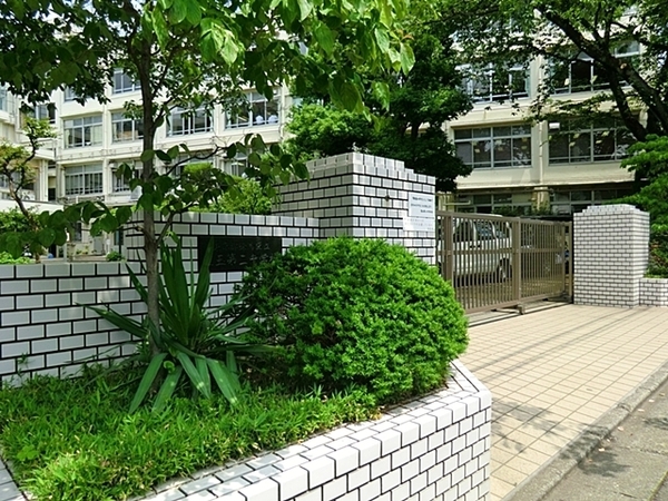 ライオンズマンション桜台第5(練馬区立豊玉第二中学校)