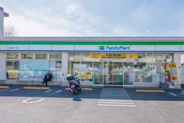 ダイアパレス南大泉(ファミリーマート南大泉三丁目店)