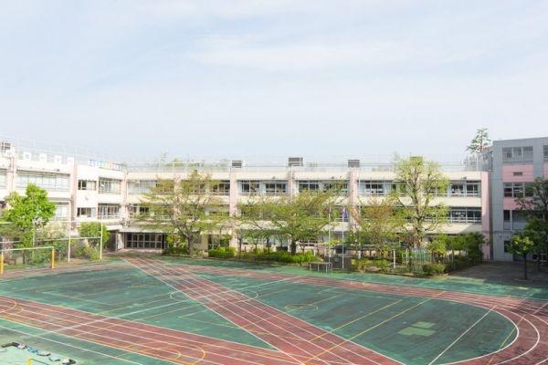 新宿区上落合３丁目の中古一戸建て(新宿区立落合第五小学校)