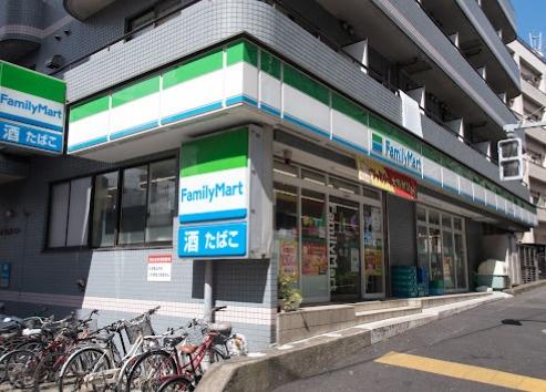 クオリティ大山(ファミリーマート金井窪山手通り店)