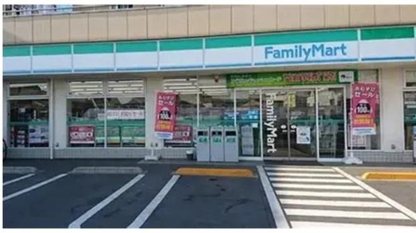 アドゥー氷川台(ファミリーマート早宮四丁目店)