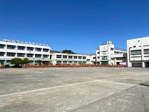 世田谷区奥沢７丁目の中古一戸建て(世田谷区立八幡中学校)