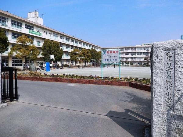 富士見市大字鶴馬の新築一戸建(富士見市立諏訪小学校)