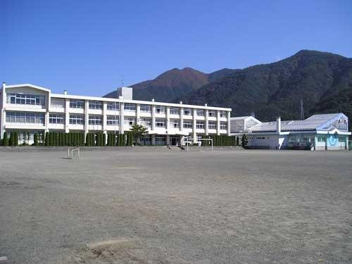 富士見市大字鶴馬の新築一戸建(富士見市立富士見台中学校)