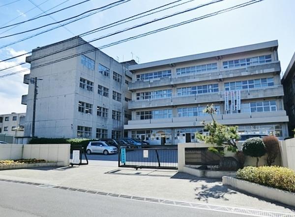 六実マンション(松戸市立六実中学校)