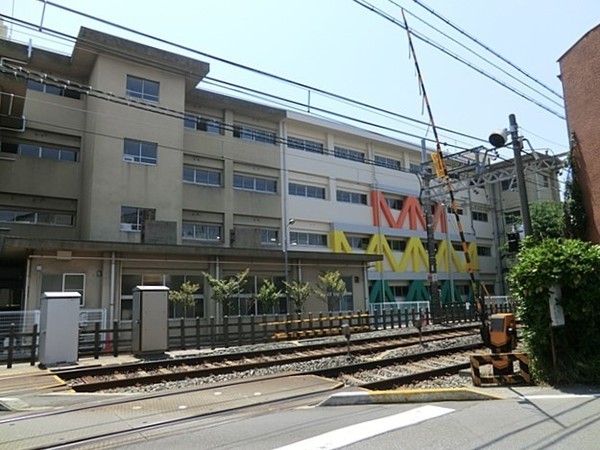 千葉みなとパークホームズ(千葉市立登戸小学校)