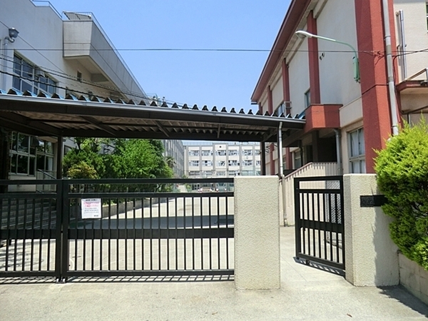 シャルム綾瀬(足立区立第十三中学校)