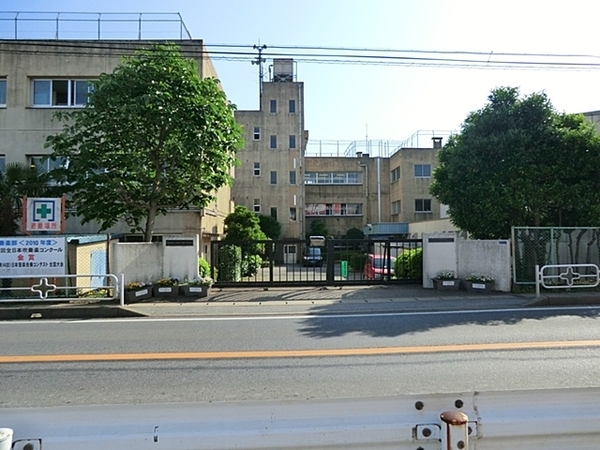 増尾ハイツ2号棟(柏市立酒井根中学校)