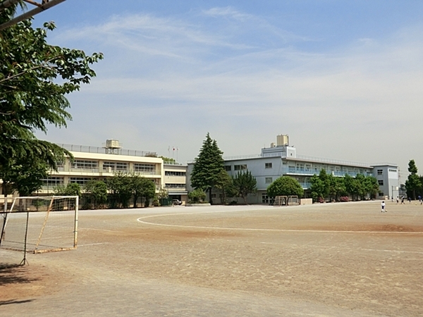 コスモシティ鳩ヶ谷駅前(川口市立鳩ケ谷中学校)