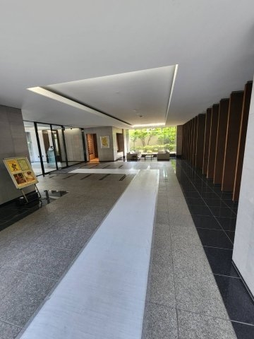 コスモシティ鳩ヶ谷駅前