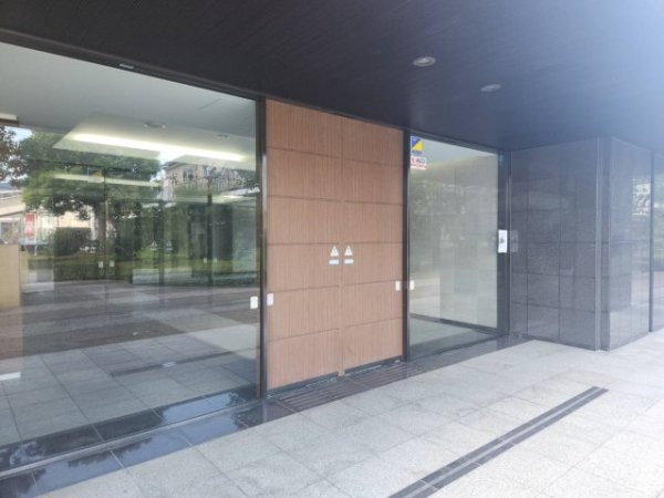 コスモシティ鳩ヶ谷駅前