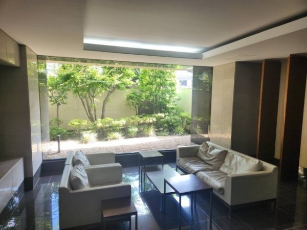 コスモシティ鳩ヶ谷駅前