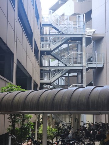 コスモシティ鳩ヶ谷駅前