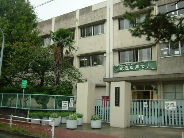 パラツィーナセシリア甲子園(西宮市立 鳴尾中学校)