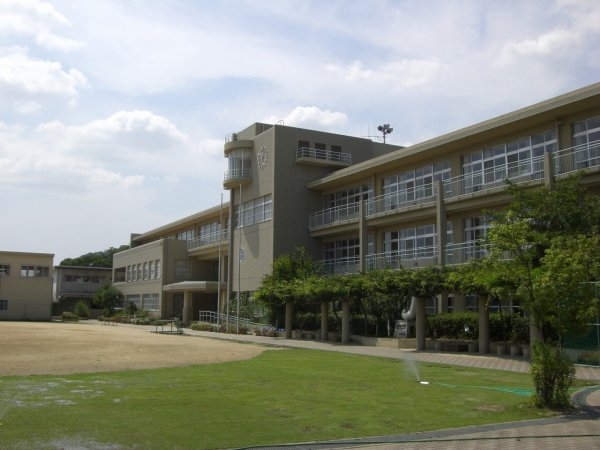 芦屋市三条町の土地(芦屋市立山手小学校)