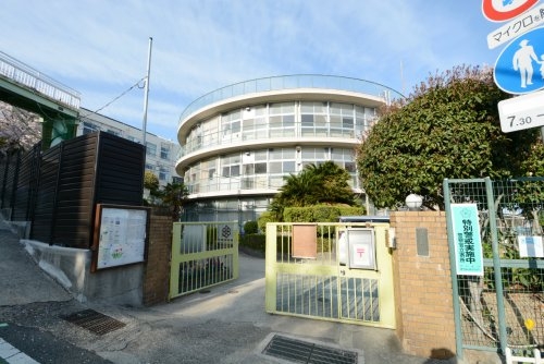 コスモハイツ六甲台(神戸市立美野丘小学校)