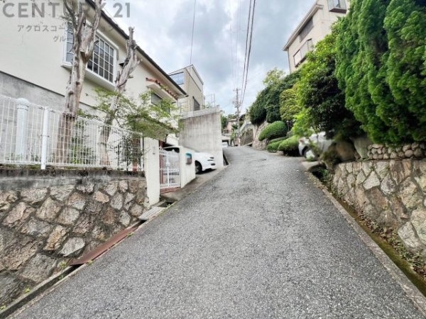 西宮市甲陽園西山町の中古一戸建て