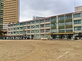 武庫川みどりのまち10号棟(西宮市立鳴尾南中学校)