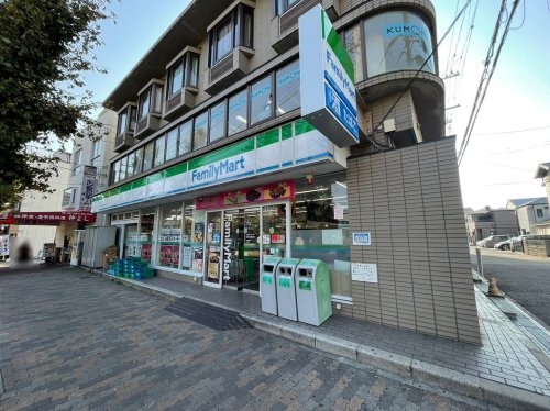 ステイツ六甲道フラッツ(ファミリーマート阪神大石駅前店)
