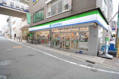 西宮市上甲東園1丁目の土地(ファミリーマート甲東園駅東口店)