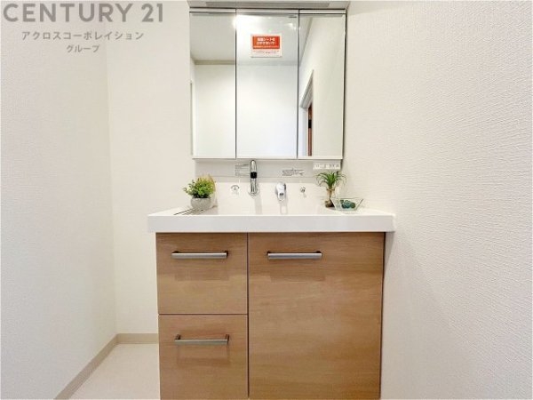 西宮市苦楽園二番町の中古一戸建て(洗面台・洗面所)