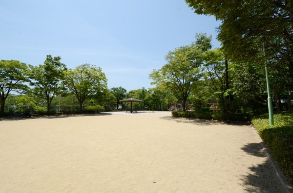 夙川台サンハイツB棟(毘沙門公園)