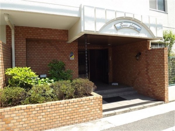 ファミール芦屋