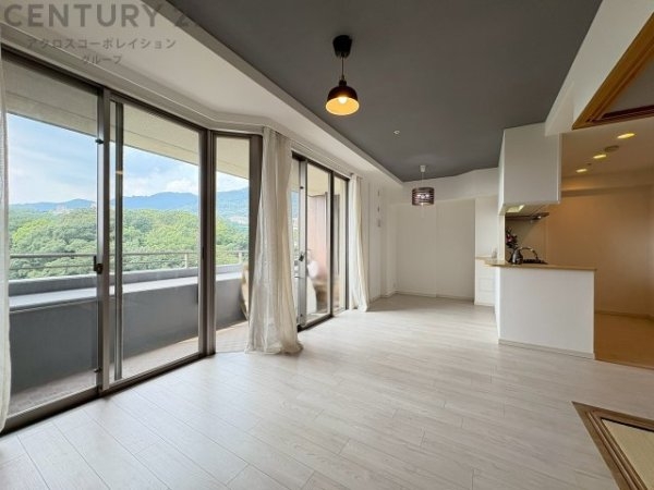 リビオ六甲高羽ガーデンスクエア(リビング)