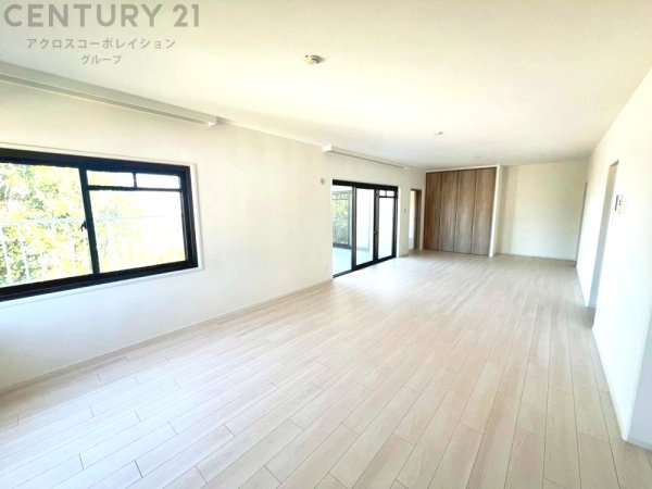 メゾン越木岩A棟