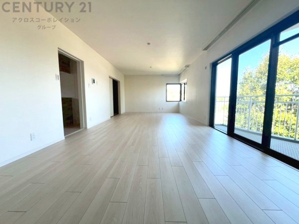 メゾン越木岩A棟