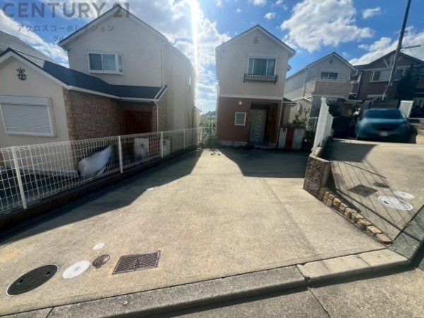 西宮市仁川町6丁目の中古一戸建て(前面道路含む現地写真)