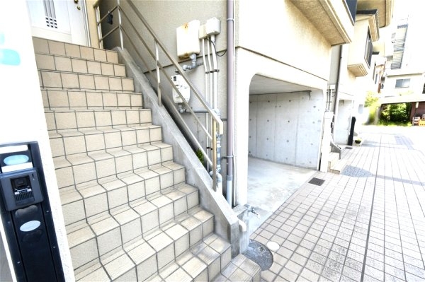 西宮市甲子園二番町の中古一戸建て