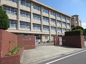西宮グリーンマンション2号館(西宮市立深津中学校)
