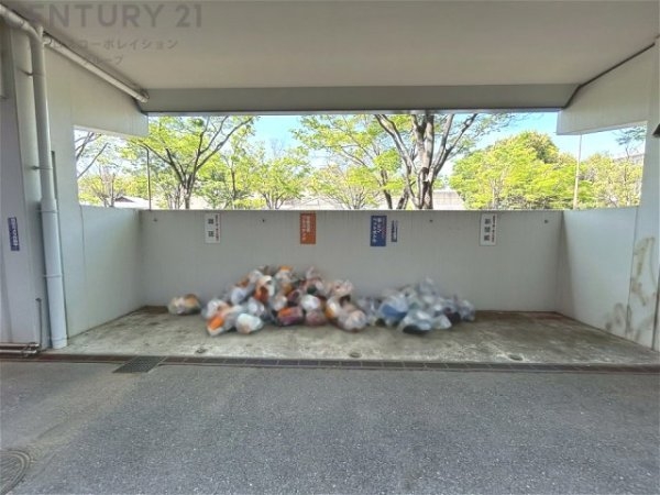 RICウエストコート3番館