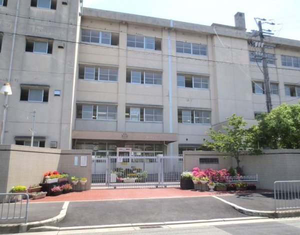 西宮グリーンマンション1号館(西宮市立深津小学校)