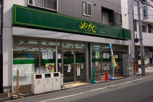 ファミール雲雀丘花屋敷参番館(コンビニやぎや)