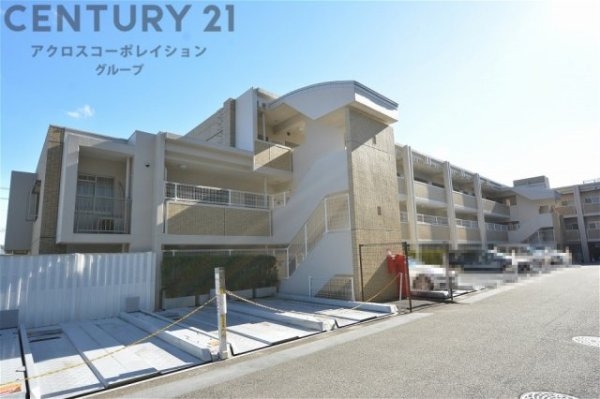 ファミール雲雀丘花屋敷参番館