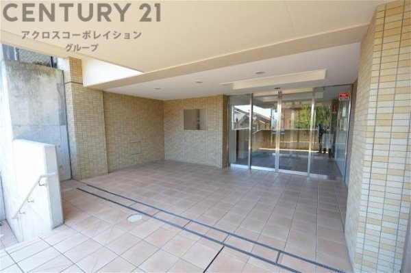 ファミール雲雀丘花屋敷参番館