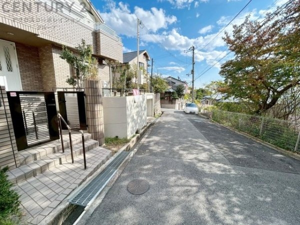 神戸市東灘区鴨子ケ原３丁目の中古一戸建て