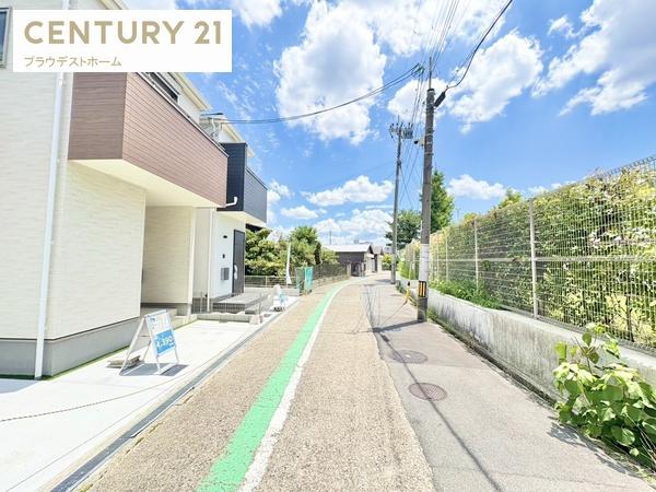 守口市大久保町5丁目の新築一戸建(前面道路含む現地写真)