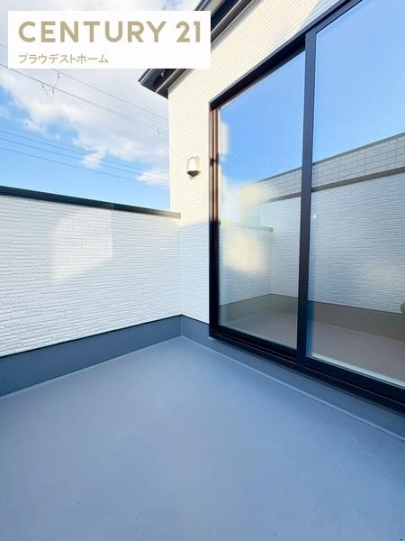 豊中市利倉2丁目の新築一戸建(バルコニー)