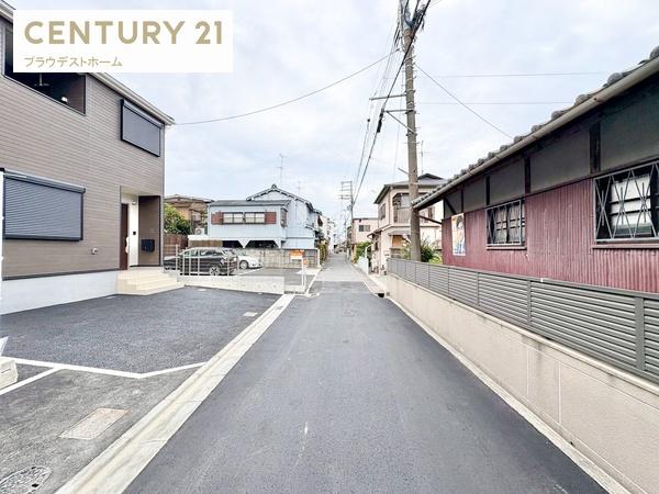 東大阪市布市町1丁目の新築一戸建(前面道路含む現地写真)