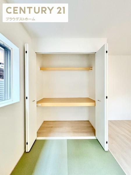 東大阪市布市町1丁目の新築一戸建(収納)