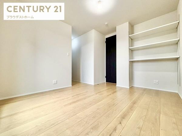 茨木市耳原1丁目の新築一戸建(洋室)