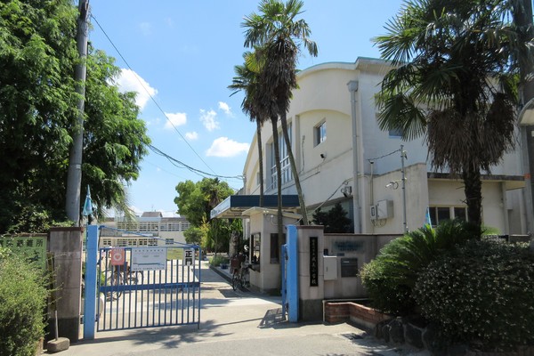 寝屋川市成美町の新築一戸建(寝屋川市立成美小学校)