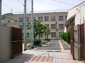 大阪市住吉区帝塚山中４丁目の新築一戸建(大阪市立住吉中学校)
