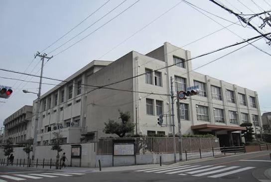 ライオンズマンション清水谷公園(大阪市立高津中学校)