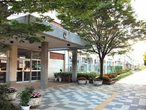 尼崎市神田中通８丁目の新築一戸建(尼崎市立中央中学校)