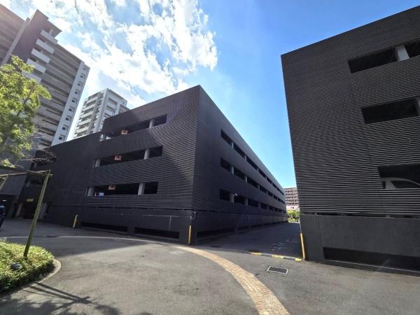 リボンシティレジデンスブライトフォート(駐車場)